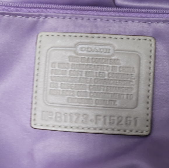 LIKE NEW COACH LEATHER SHOULDER BAG - Picture 10 of 11